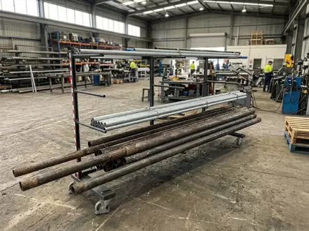 Profiilivaunu Variofit â€“ Yksipuolinen ja sÃ¤Ã¤dettÃ¤vÃ¤ (400 kg) - Erikoisvaunut - sw-210006 - 2