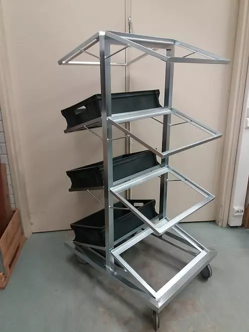 Kaksipuolinen Keräilyvaunu Laatikoilla – Mittatilaustyönä Suomessa - Mittatilaustuotteet - kp-kerailyvaunu - 1