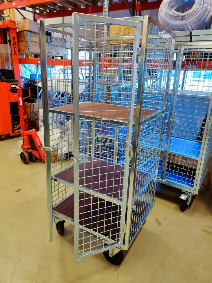 Pelastuslaitoksen Varustevaunu Mittatilaustyönä – Kestävä & Kotimainen - Mittatilaustuotteet - pl-tarvikevaunu - 1